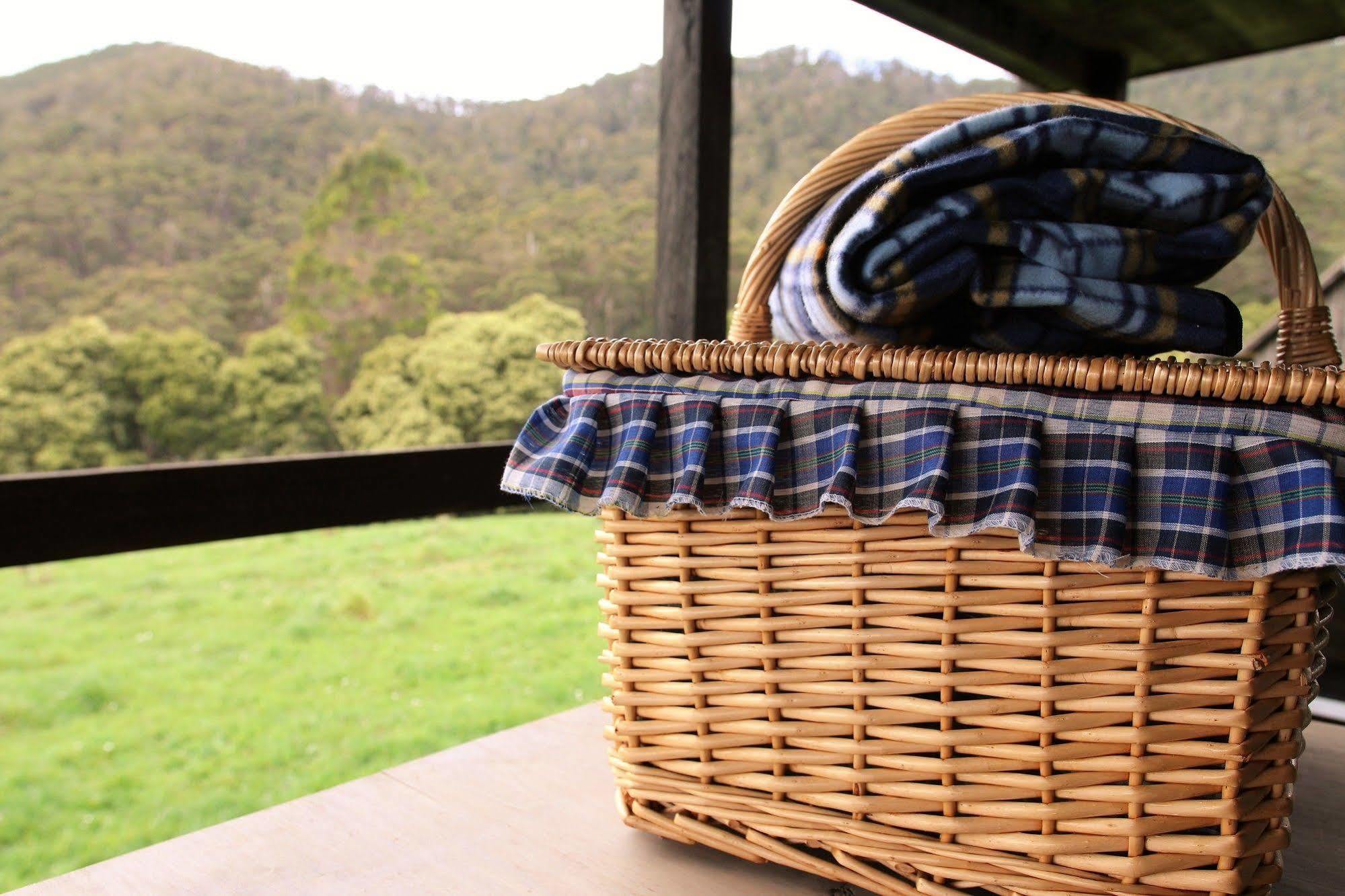 펭귄 Rustic Hut Bush Retreat B&B 외부 사진
