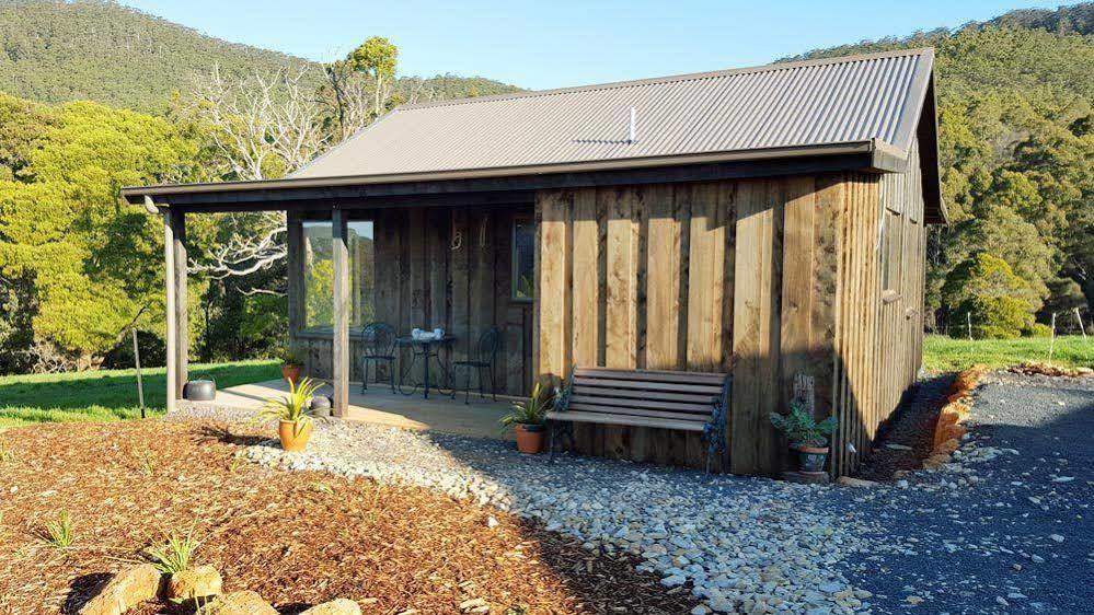 펭귄 Rustic Hut Bush Retreat B&B 외부 사진