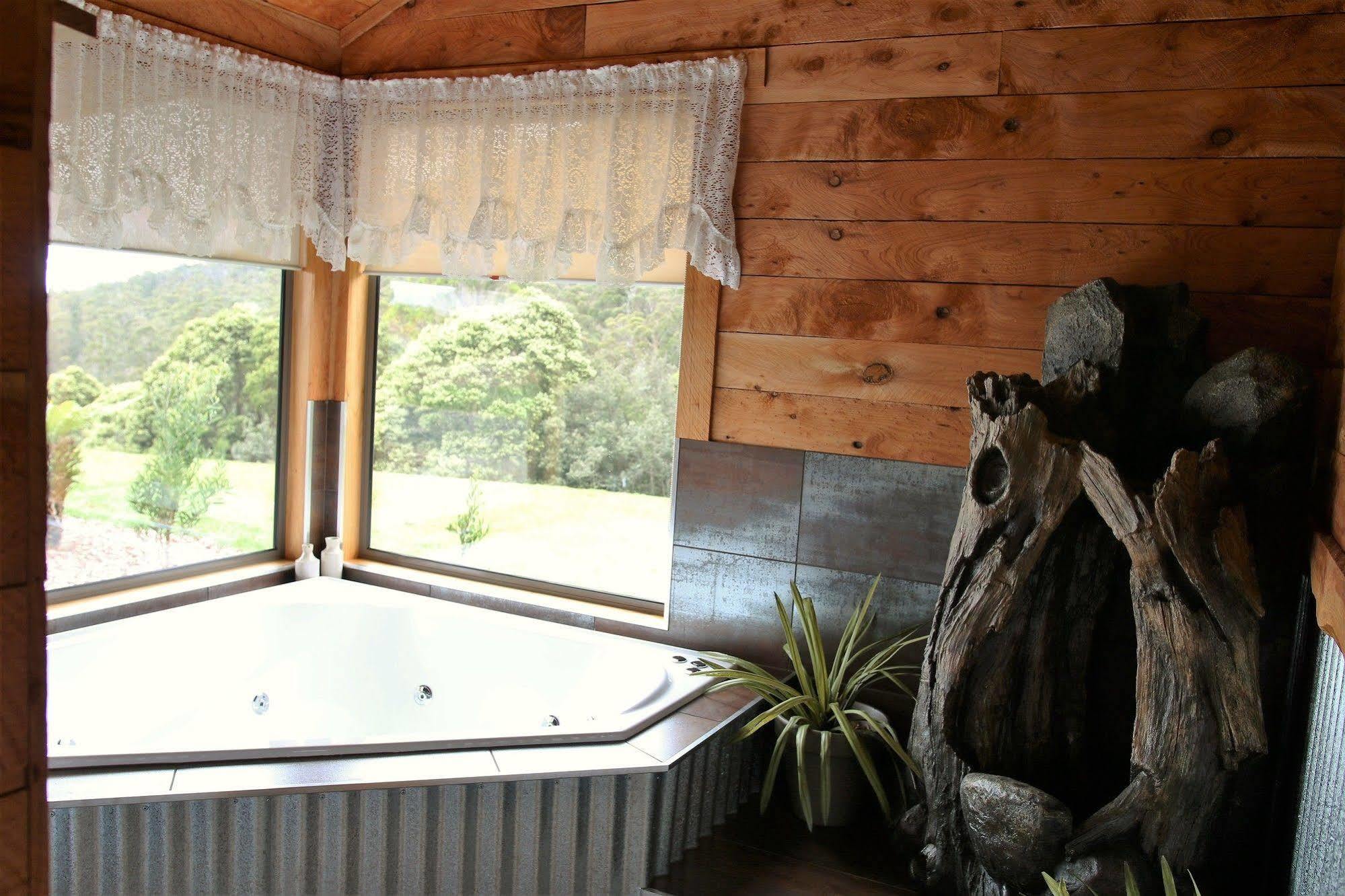 펭귄 Rustic Hut Bush Retreat B&B 외부 사진