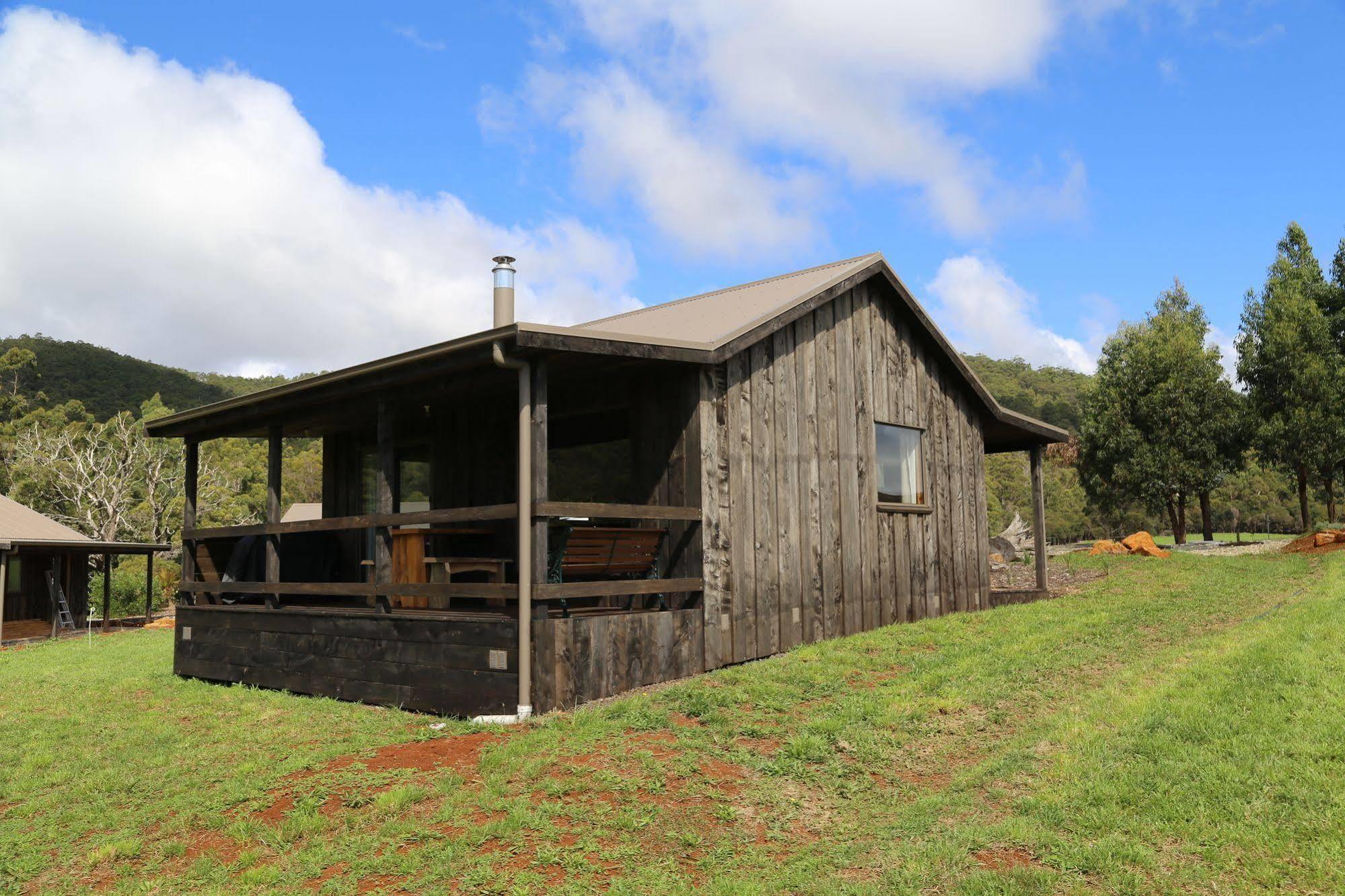 펭귄 Rustic Hut Bush Retreat B&B 외부 사진