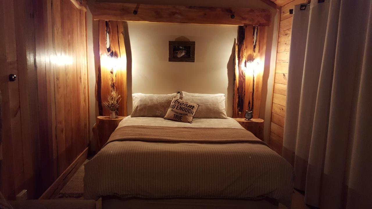 펭귄 Rustic Hut Bush Retreat B&B 외부 사진